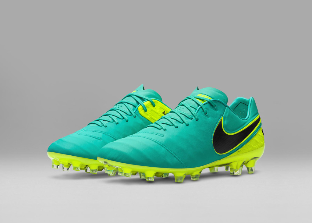 chaussures de foot nike tiempo