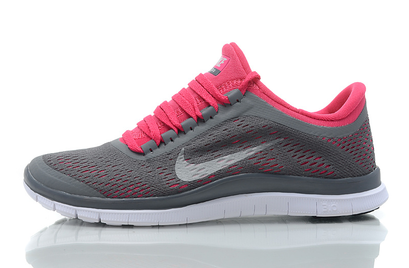 pink and grey nike free run