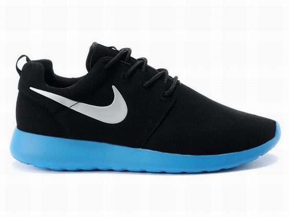roshe run noir bleu