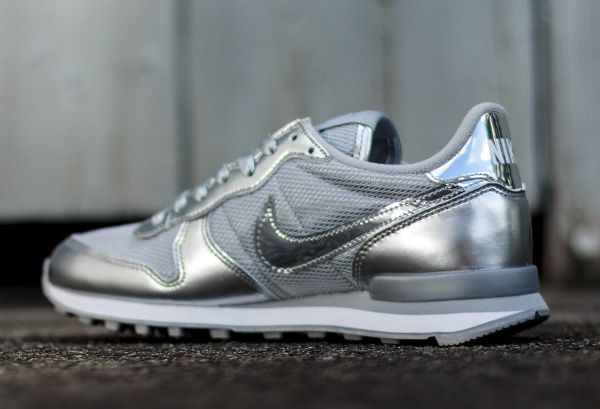 nike argenté